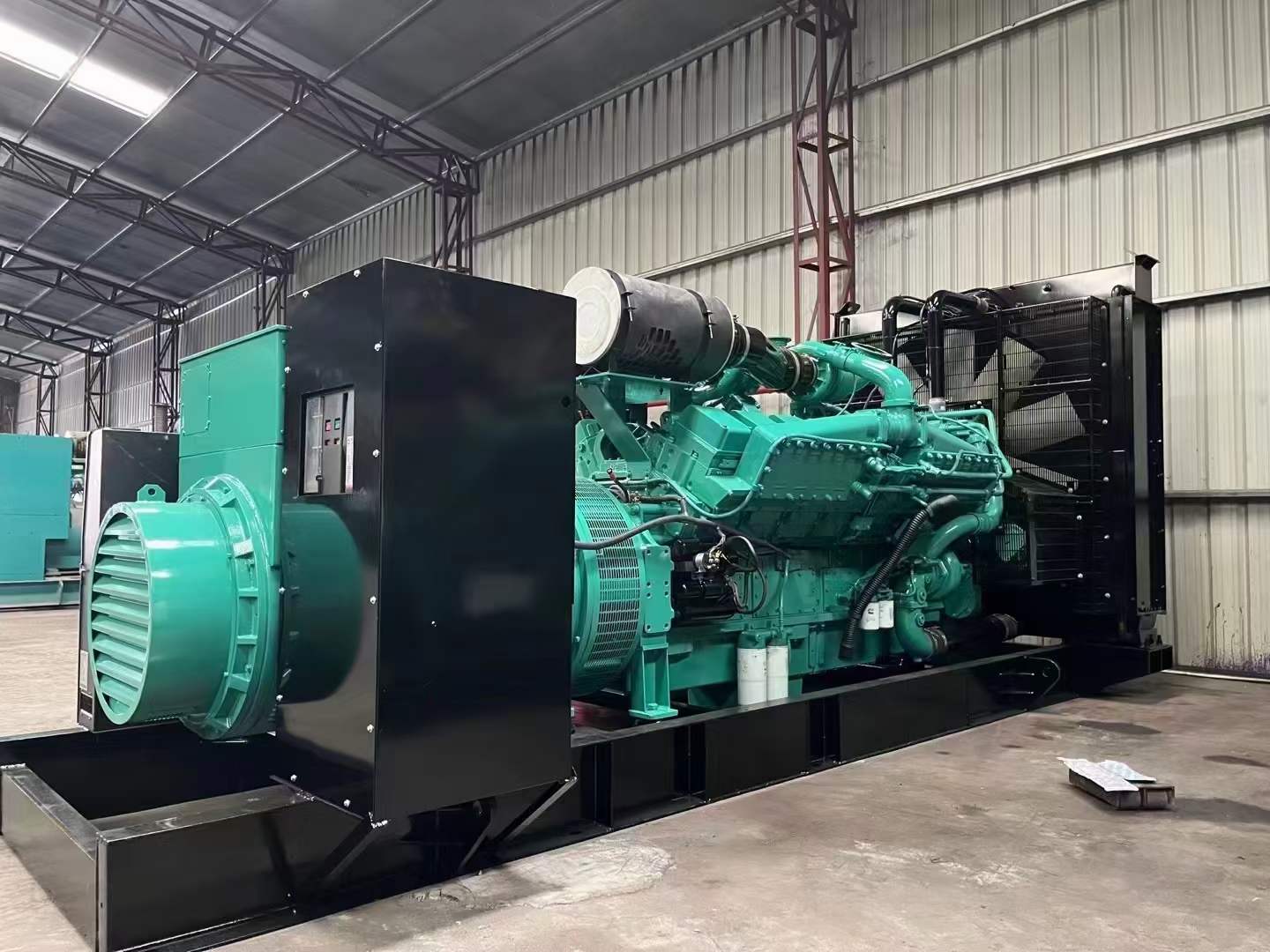 祁东如何降低 800kW 柴油发电机输出电流的波动？